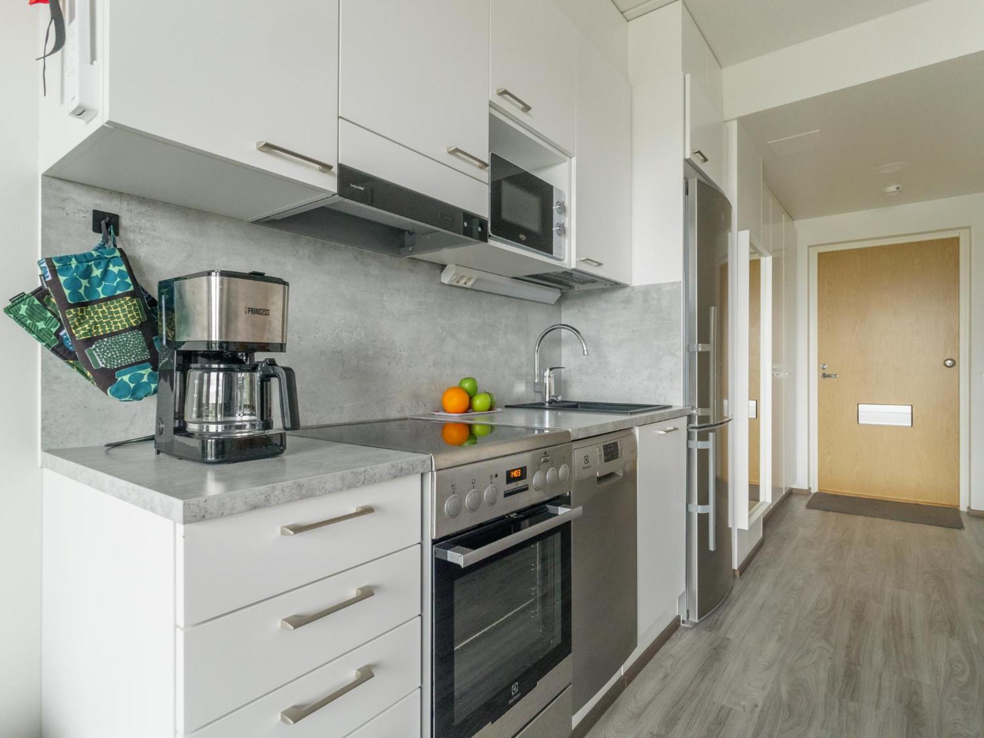 Valoisa Huoneisto Parvekkeella Ja Jaervinaekoealalla Apartment *