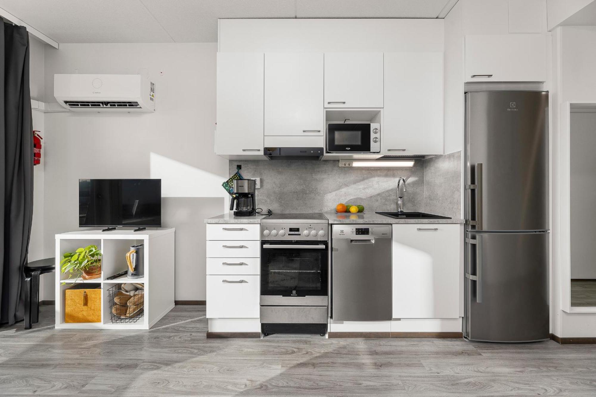 Apartment Valoisa Huoneisto Parvekkeella Ja Jaervinaekoealalla *